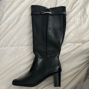 Life Stride Leather just under the knee boots, never worn, with stretch 4 calves